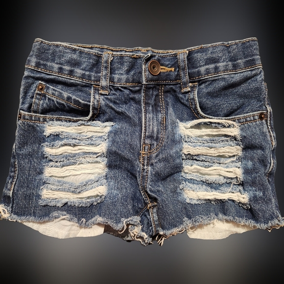 2 Pair Girls Size 6 Distressed Denim Shorts - Picture 7 of 9